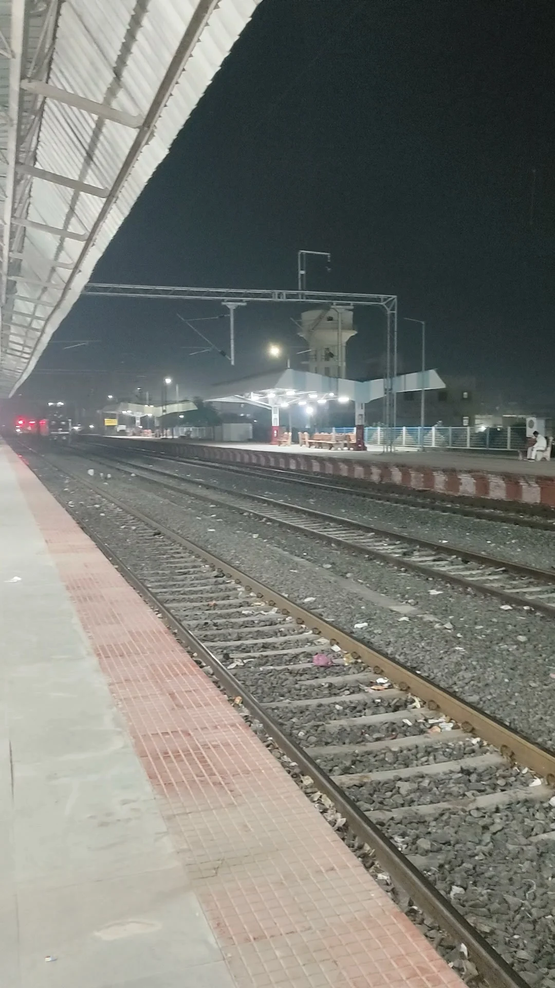 ट्रेनों के बिना सूना सूना सा झंझारपुर जंक्शन 😔