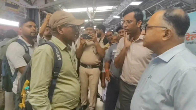 ऊंचे ओहदे और सरलता का ऐसा संगम शायद ही कहीं देखने को मिले! आम यात्रियों के बीच खुलकर घुल-मिलकर उनकी बात सुनना और…